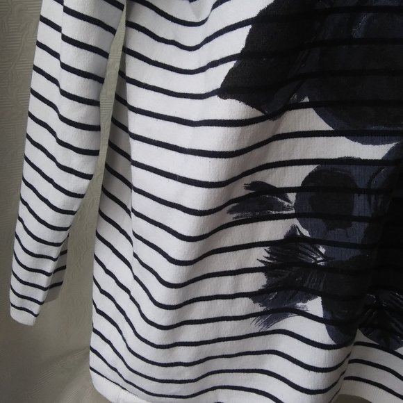 Adrienne Vittadini | Navy and Cream Long Sweater with Graphic Floral | XL - Picture 3 of 12